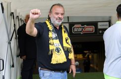 Ο Ηλιόπουλος βρέθηκε ανάμεσα σε οπαδούς και εξήγησε πως άλλαξε όλη η εικόνα της ΑΕΚ