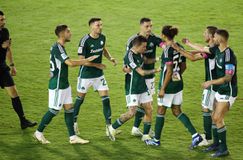 Έξω και οι δύο: Ο Γιοβάνοβιτς δεν συγχώρησε Αράο και Μλαντένοβιτς μετά τη μεταξύ τους ένταση (vid)