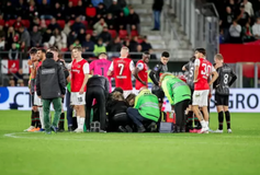 Πάγωσε ο ποδοσφαιρικός κόσμος: Κατέρρευσε στον αγωνιστικό χώρο ο Μπας Ντοστ (vid, pics)