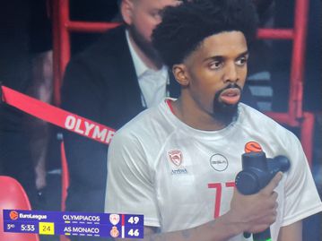 Τι είναι αυτό το… πιστόλι που κρατούσε ο ΜακΚίσικ στον πάγκο (gallery)