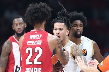 Παραλίγο σύρραξη ανάμεσα σε Ντόρσεϊ και Στραζέλ (pics)