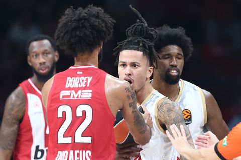 Παραλίγο σύρραξη ανάμεσα σε Ντόρσεϊ και Στραζέλ (pics)