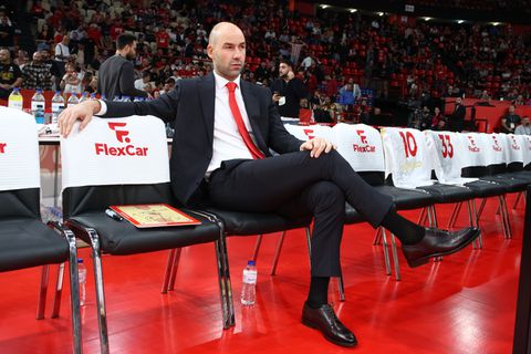 Ο Σπανούλης αποθεώθηκε από τους φίλους του Ολυμπιακού (vid)