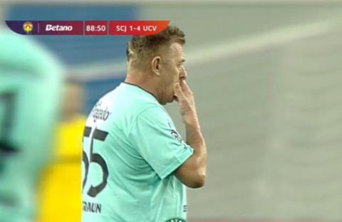 Μυθικά πράγματα στη Ρουμανία: Ο 61χρονος ιδιοκτήτης της Σανατατέα Κλουζ έπαιξε κόντρα στην Κραϊόβα