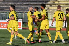 Ο Σούντμπεργκ με κεφαλιά το 2-1 του Άρη