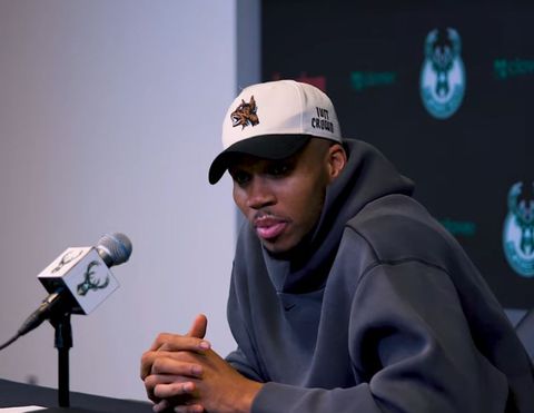 Tι απάντησε ο Αντετοκούνμπο για την φημολογούμενη μεταγραφή του στους Νικς (vid)