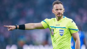 Ξήλωσαν τον «VARίστα» από το Σοσιεδάδ - Σάλτσμπουργκ για το πέναλτι που έδωσε στην Παρί