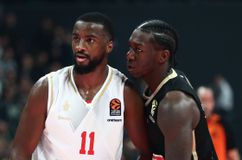 Χαμός στο ΟΑΚΑ: Η φάση με πρωταγωνιστές Ναν και Ντιαλό, που «άναψε» τα αίματα σε glass floor και πάγκους (vid)