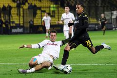 Να μην μπορείς να χαρείς (με) τίποτα...