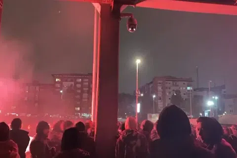 Οργή και απειλές διακοπής του αγώνα με την Μπάγερν από τους οπαδούς της Παρτιζάν