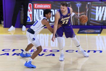 Ασταμάτητοι οι Λέικερς, 129-119 τους Μάβερικς για το 4-0 στο NBA Cup