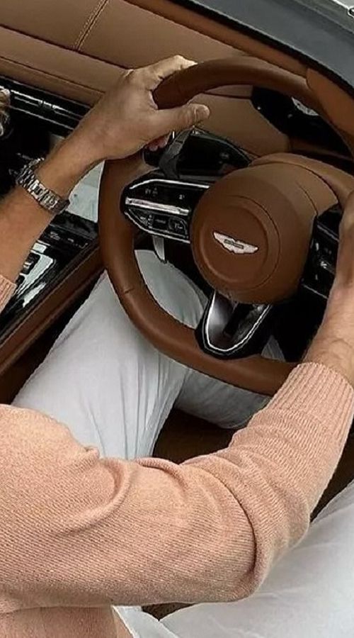 Ο Τσιτσιπάς και οι αυτοφωράκηδες της ασφάλτου