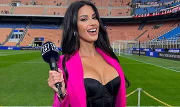 Η σέξι Ιταλίδα δημοσιογράφος που είναι ζευγάρι με τον δέκα χρόνια νεότερο παίκτη της Μίλαν (pics)