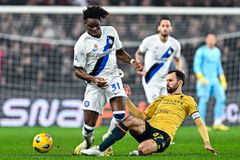 Στάση Τζένοα για την Ίντερ, «καθάρισε» τη Φροζινόνε με ανατροπή η Λάτσιο