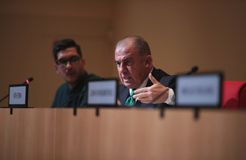 Τερίμ: «Στο κέντρο της άμυνας σκεφτόμαστε μία μεταγραφή, ο καλός παίκτης παίζει παντού»