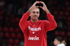 Γουόρντ: «Προσπαθώ να μαθαίνω από τον Βεζένκοφ - Δεν ήρθα στον Ολυμπιακό για τα χρήματα»