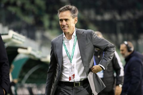 Κορόνα: «Στόχος το Πρωτάθλημα και το γήπεδο, χαρά μας η σοφία και η εμπειρία του Μπενίτεθ»