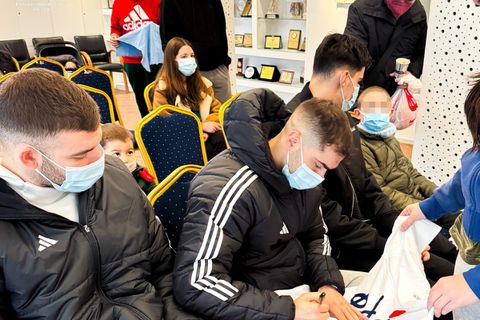 Επίσκεψη αγάπης και ελπίδας σε παιδιά από τον Παναθηναϊκό