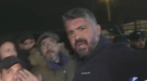 Ο Γκατούζο έχασε τη ψυχραιμία του και έριξε χαστούκι σε κάμερα  (vid)