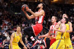 Με... κενή front line, αλλά με τον Μόουζες Ράιτ διαθέσιμο ο Ολυμπιακός φιλοξενεί την Αλμπα