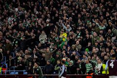 «Η Λίζι είναι στο φέρετρο»: Το σύνθημα των οπαδών της Σέλτικ για τη Βασίλισσα Ελισάβετ προς τον Πρίγκιπα Γουίλιαμ