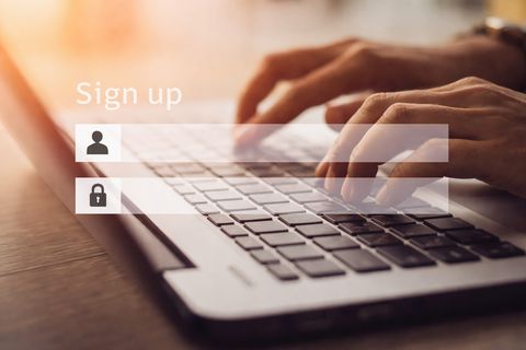 Τι δεν σου λένε πριν γραφτείς σε ένα online live casino;