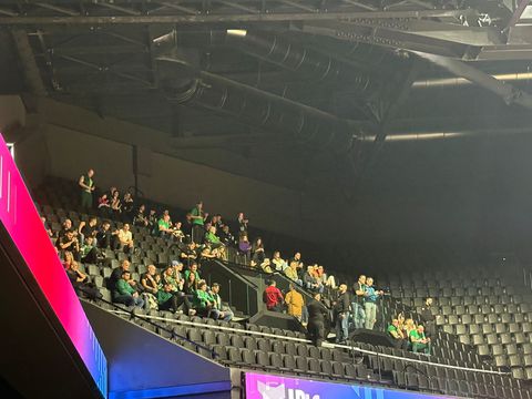 Οι φίλοι του Παναθηναϊκού πήραν θέση στην LDLC Arena (pic)