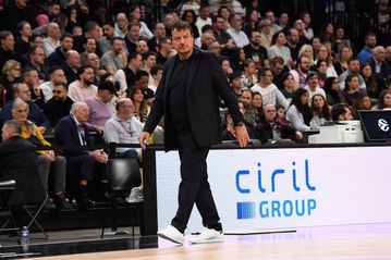 Έξαλλος ο Αταμάν: «Κάποιοι παίκτες έκαναν ντροπιαστικό παιχνίδι σήμερα»