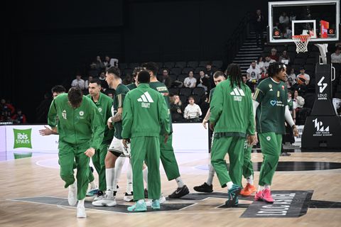 Το συγκινητικό παρατεταμένο χειροκρότημα στην LDLC Arena στη μνήμη των αδικοχαμένων φίλων του ΠΑΟΚ (vid)