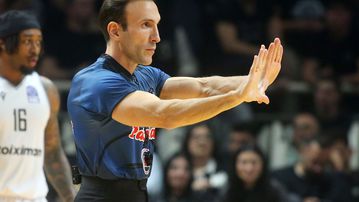 Γνωστοί οι διαιτητές για την 17η αγωνιστική της Stoiximan GBL