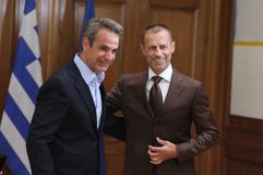 Ο Τσέφεριν βρίσκεται στο Μέγαρο Μαξίμου για τη συνάντηση με τον Κυριάκο Μητσοτάκη (vid)