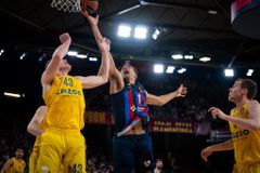 Η Μπαρτσελόνα νίκησε την Άλμπα κι έπιασε προσωρινά τον Ολυμπιακό και τη Ρεάλ στην πρώτη θέση