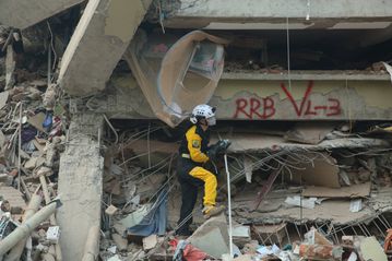 Μιανμάρ: Μάχη με τον χρόνο για τον εντοπισμό επιζώντων – Πάνω από 1.600 νεκροί