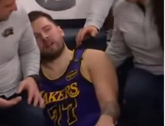 Έσπρωξαν τον Ντόντσιτς και εκείνος δεν κρατήθηκε: Η ατάκα που έγινε viral (vid)