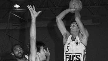 Το ελληνικό μπάσκετ «αποχαιρετά» τον «Αυτοκράτορα» Βασίλη Γκούμα