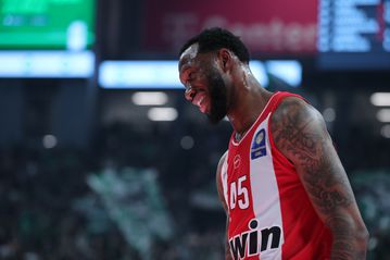 Χολ: «Οι αποβολές των Ναν και Ντόρσεϊ έκαναν το παιχνίδι πιο διασκεδαστικό» (vid)