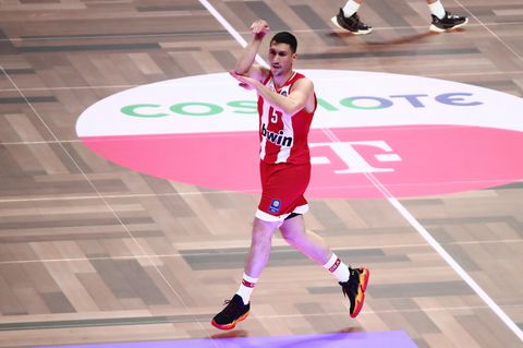 Λάρε... King στο T-Center! (vid)