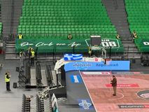 Με προστατευτικό plexiglass ο πάγκος του Ολυμπιακού στο T-Center