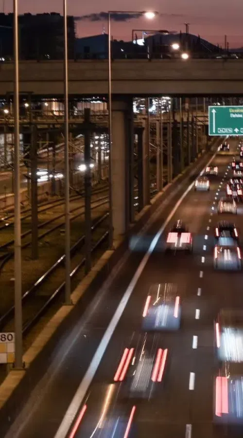 Video: Σοκαριστική συμπεριφορά οδηγού στην Αττική Οδό