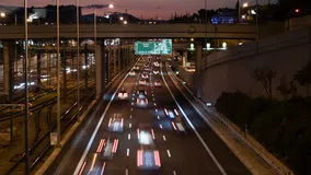 Video: Σοκαριστική συμπεριφορά οδηγού στην Αττική Οδό