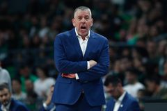 Παπαθεοδώρου στο Sportal: «Θέλω να δω πώς θα αντιμετωπίσει ο Ολυμπιακός τον Λεσόρ» (vid)