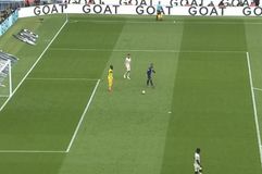 Ήταν μία στιγμή παραφροσύνης: Το πιο αστείο γκολ της δεκαετίας έκανε... δώρο ο τερματοφύλακας της Λοριάν στον Εμπαπέ (vid)