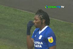 Απίστευτο σκηνικό στην Championship: Παίκτης ξίνισε γιατί... βρωμούσε το στόμα του τερματοφύλακα! (vid)