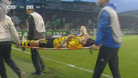 Νέο πρόβλημα στην ΑΕΚ: Έφυγε με φορείο και πήγε νοσοκομείο ο Ρότα, στη θέση του ο Πινέδα! (vid)