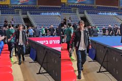 Η είσοδος του Δημήτρη Γιαννακόπουλου στο «Aleksandar Nikolic Hall» και το high five με τον Μήτογλου (vid)