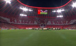 Το απίθανο κορεό των οπαδών της Μπάγερν για τον Μπεκενμπάουερ (vid)