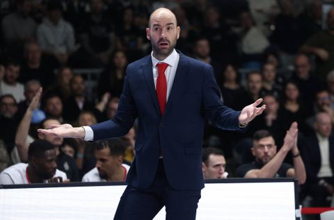 Σε Game 4 Μπαρτσελόνα και Μονακό: 100άρα για τους Καταλανούς - Απελπιστικά μόνος πάλευε ο Μάικ Τζέιμς