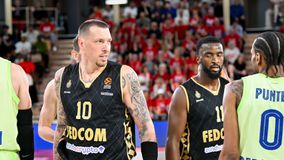 Απίστευτη ατάκα Τάις: «Αυτούς τους τύπους τους ήξερα μόνο από το PlayStation» (vid)