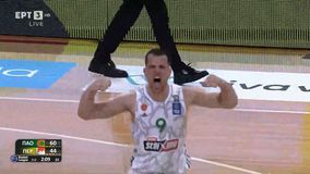 Κάρφωσε ο Αγραβάνης κόντρα στο Περιστέρι και έδειξε τα μπράτσα του