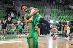 Μέγας Φέρελ, έριξε την Παρτίζαν στο καναβάτσο και έστειλε τη σειρά σε τρίτο παιχνίδι